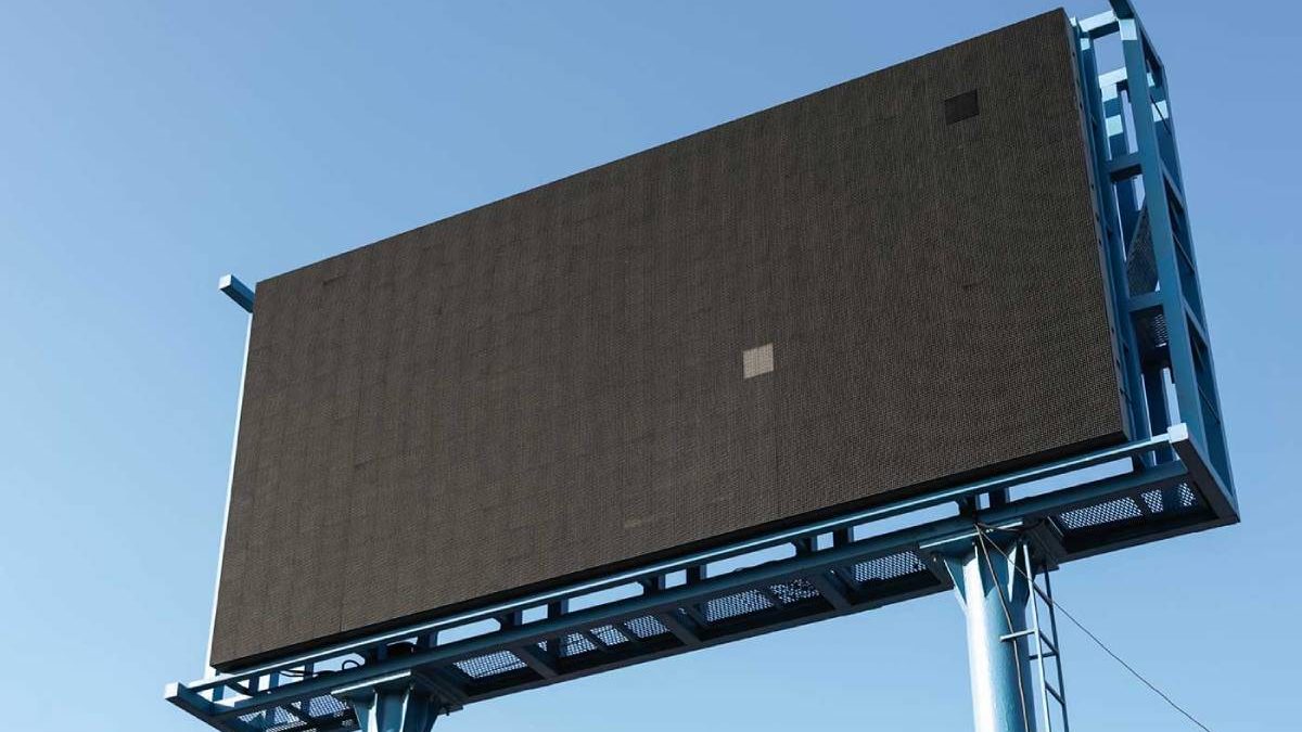 Leveraging The Power Of Billboard Signs For Showcasing Your Brand